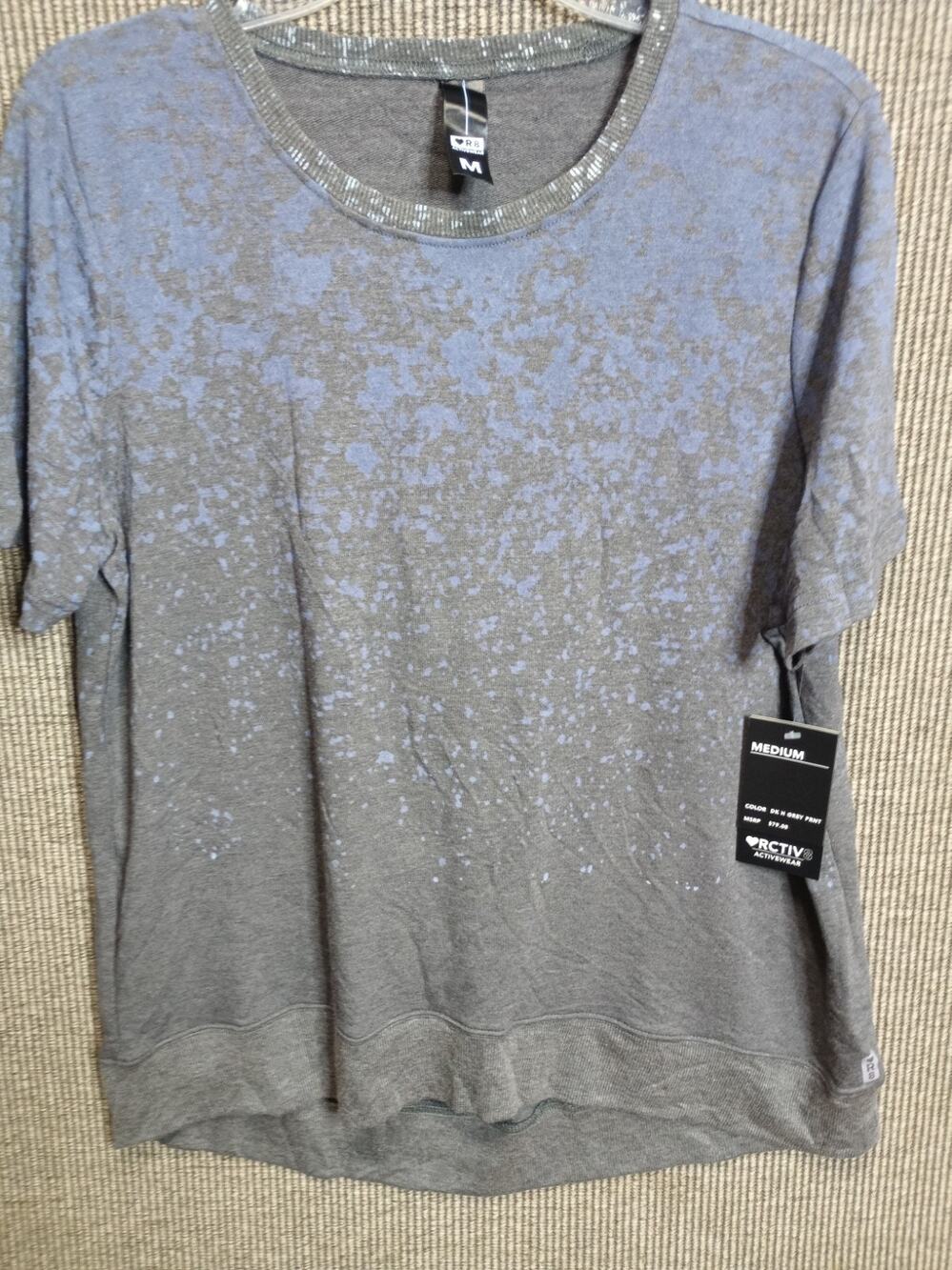 R8 activewear open back Reflective Workout Shirt- size Medium Msrp $79
